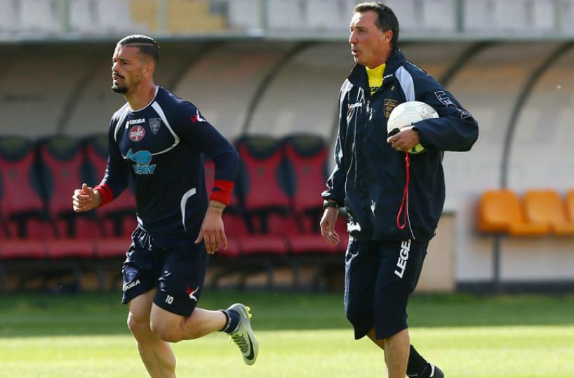 Il nuovo allenatore Roberto Rizzo insieme al capitano giallorosso Franco Lepore che è stato provato nel ruolo di terzino (foto Abbondanza Scuro)
