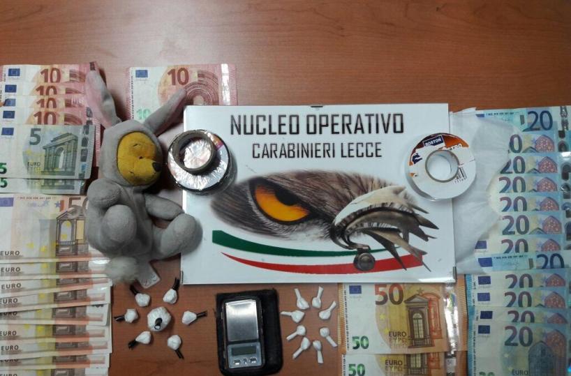 La cocaina in un pupazzopreso 58enne nel Leccese