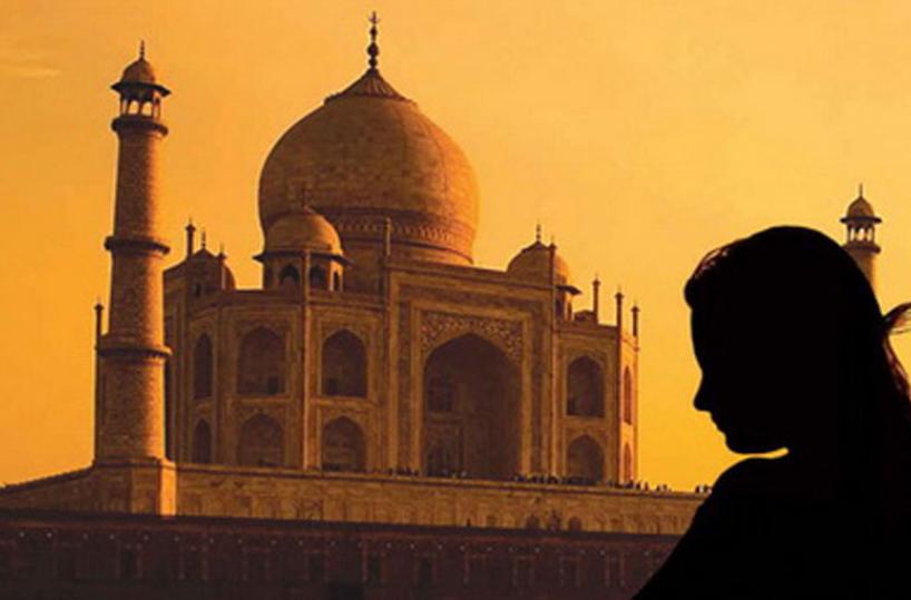 La copertina del libro «Profumo d'oriente» di Claudia Nardone