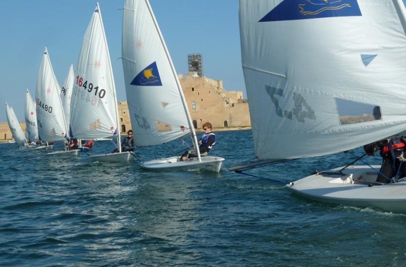 Vela, surf, windsurf: corsi estivi per bambini a Bari