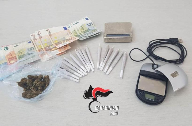 Sigarette mista a drogaarrestato 21enne a Bari