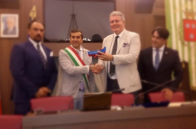 Falso principe MontenegroAssociazione: noi danneggiati
