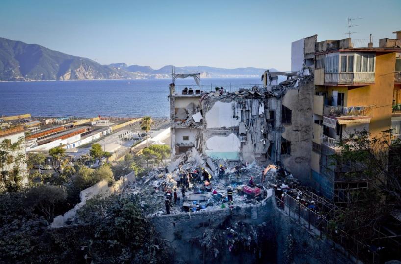 palazzina crollata a Torre Annunziata