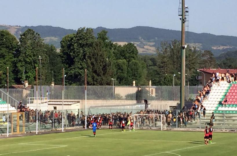 Curva Nord contro Curva Sud  sospesa la partita del Foggia