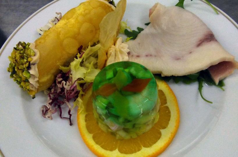 Ricette  Basilicata - Cannuolo di pescatrice con pistacchio di Stigliano, aspic di mazzancolla con mela verde e cetrioli all’agretto, filetto di pescespada al coriandolo - A cura dello chef Vito Colon