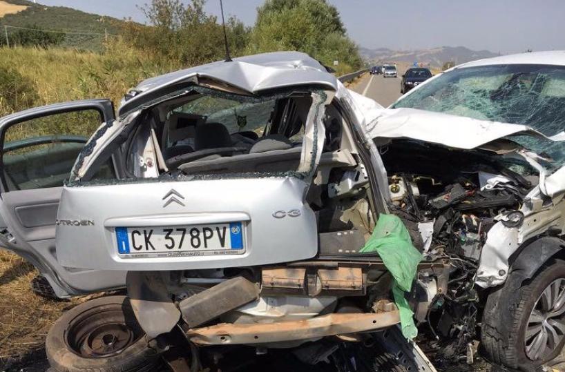 Incidenti nel Metapontinodue morti e nove feriti
