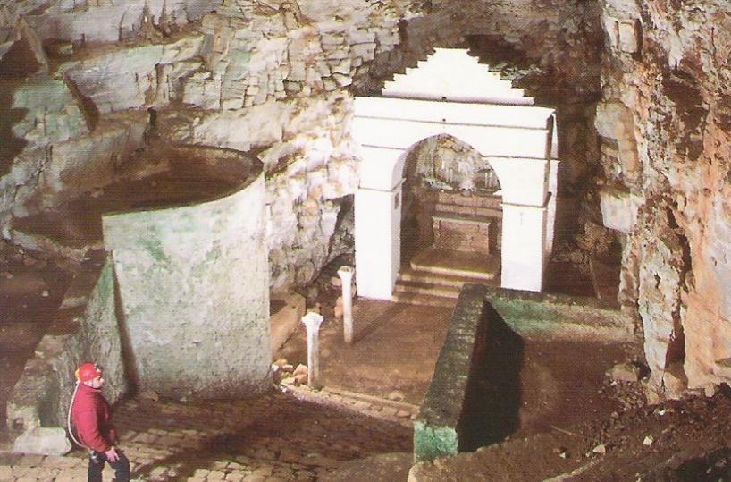 grotta di san michele a Minervino