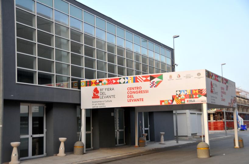 Fiera, non c' posto per tuttisolo 500 inviti per l'inaugurazioneFuori sindaci e accompagnatori