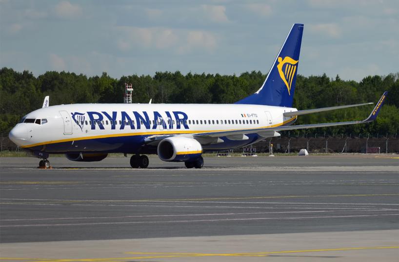 Bari-Cagliari, 12 ore di attesal'ira dei passeggeri in Aeroporto