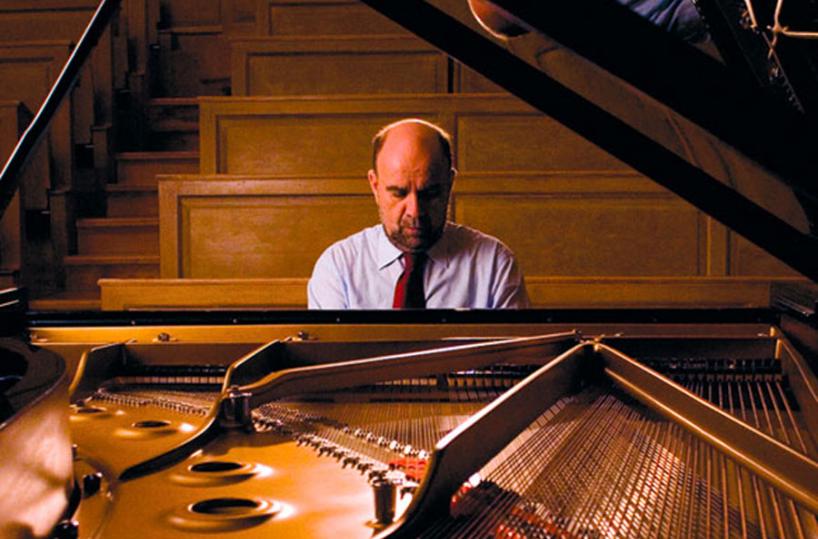 Il pianista Pierluigi Camicia