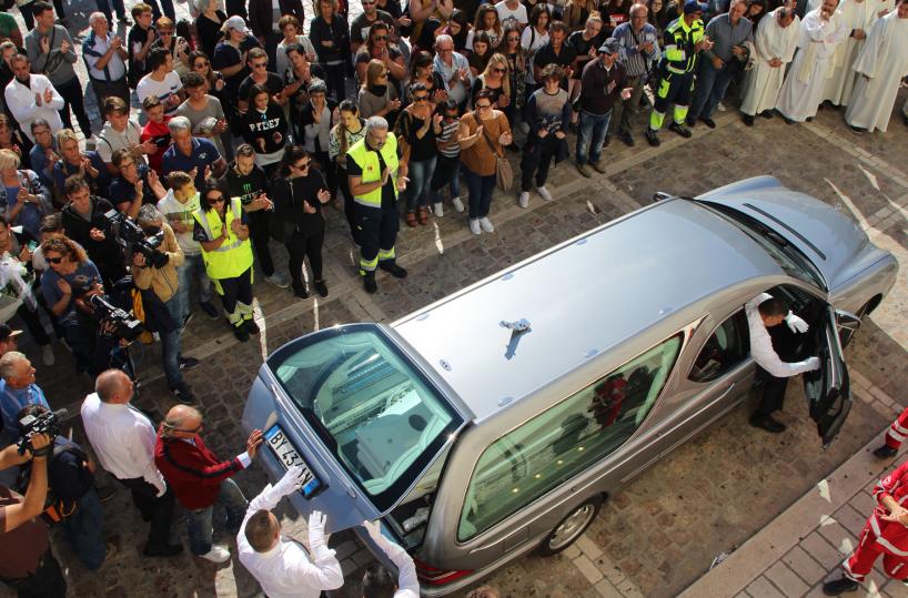 Delitto Ischitella, la madreno-profit intasca soldi Nicolina