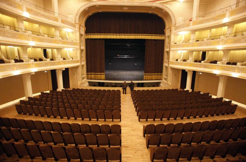 interno teatro Apollo a Lecce