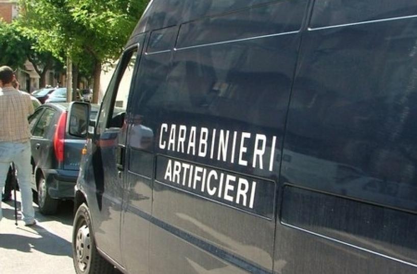 Valigetta sospettaevacuata una chiesa