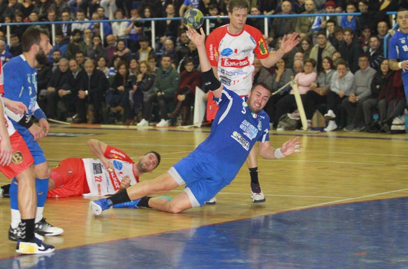 Pallamano, Fasano  sbattuto dal Bolzano nella Supercoppa