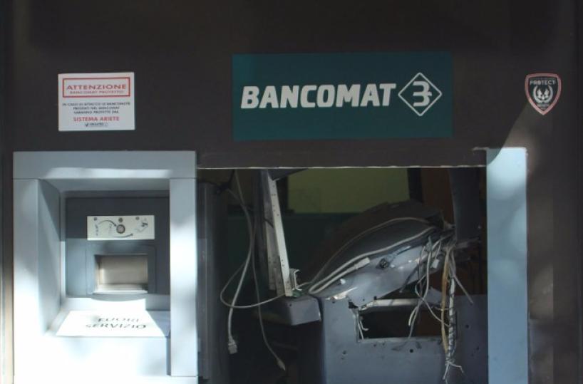 La banda del bancomatcolpisce la Bper a Foggia