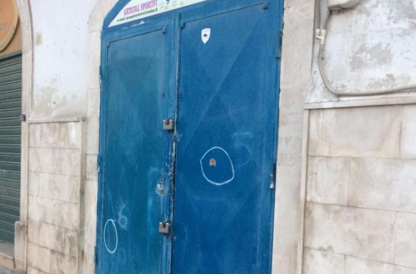 Capurso, Far west in stradanei pressi di circolo ricreativo