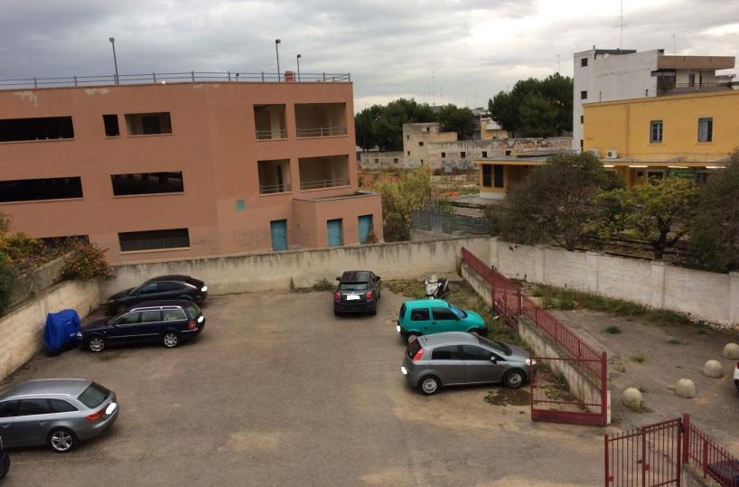 Triggiano, intero condominiosotto scacco dei vandali