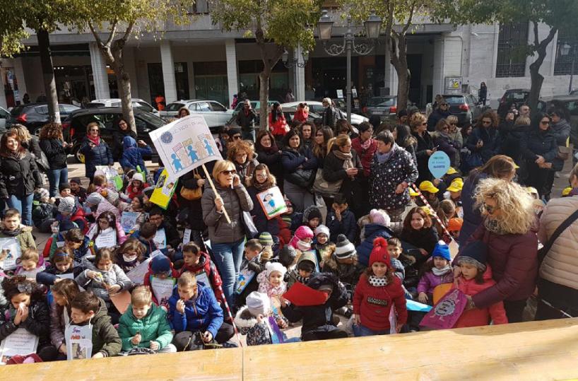 Polveri e inquinamento, voglionogiustizia i figli del rione Tamburi