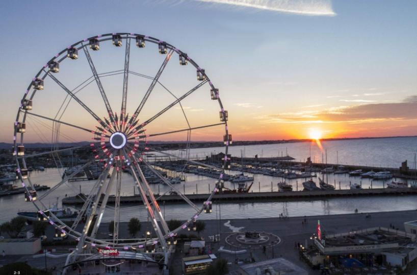 Bari è una piccola Parigi ecco la ruota panoramica per il periodo natalizio 