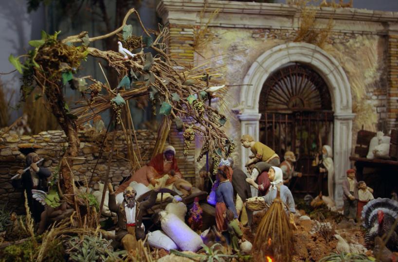 NATALE - Un caratterisitico presepio di scuola napoletana