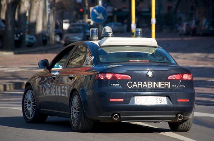 Giovinazzo, saccheggiavano le auto  davanti alle scuole arrestata coppia di baresi