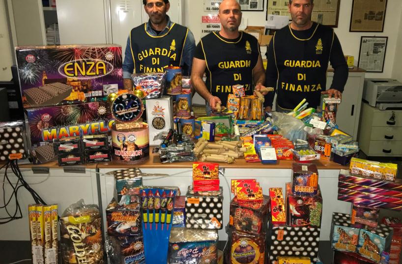 Botti, la Finanza sequestramezza tonnellata di «fuochi»