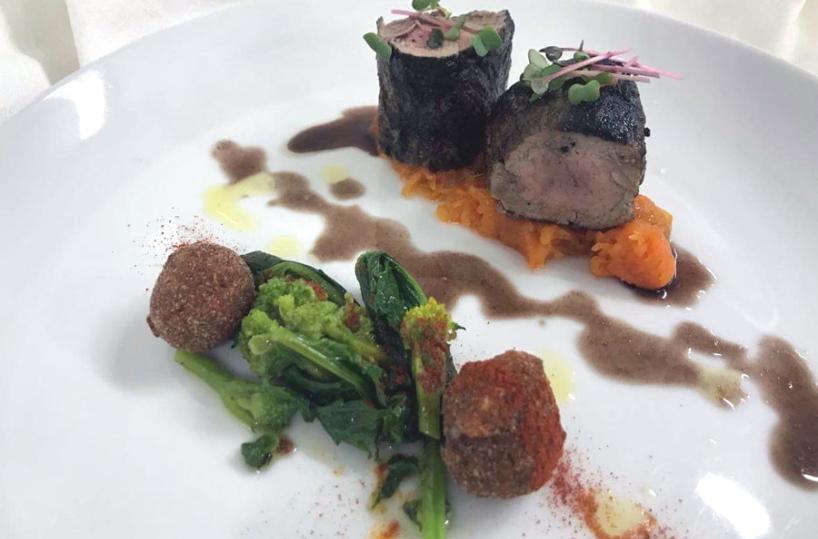 Ricette Puglia - Filetto di maialino con salsa di zucca e cuore filante di podolico - A cura dello chef Francesco Losapio