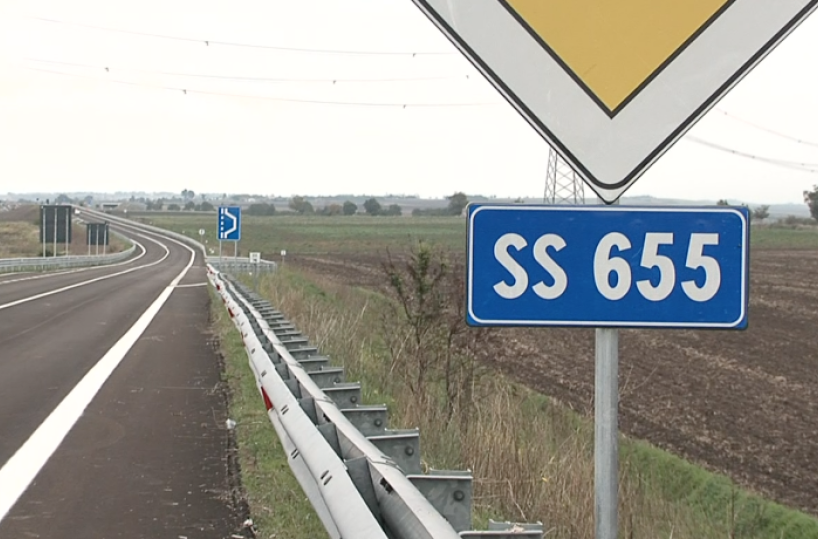 Candela, camion di traversobloccata la SS 655 «Bradanica»
