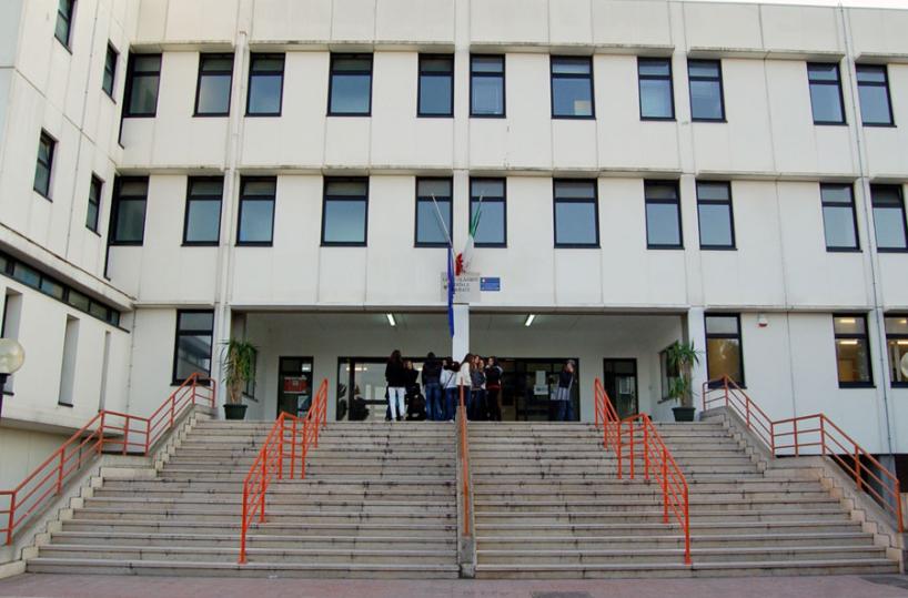 La sede centrale del liceo ginnasio Socrate di Bari in via S. Tommaso D'Aquino