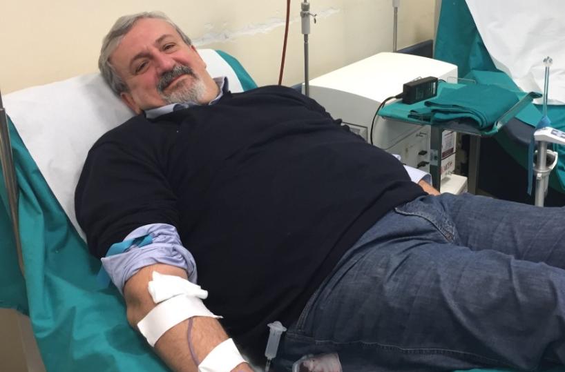 emiliano dona il sangue