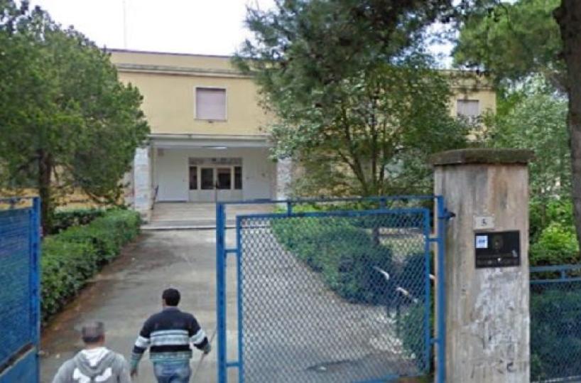 Latiano, sventato assaltoin scuola: bloccati 3 ragazzi