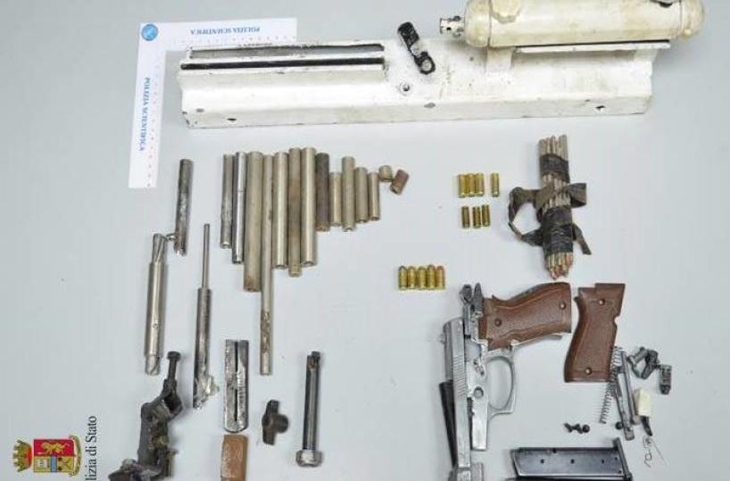 Taranto, in cella pregiudicato64enne: faceva l'«armiere»