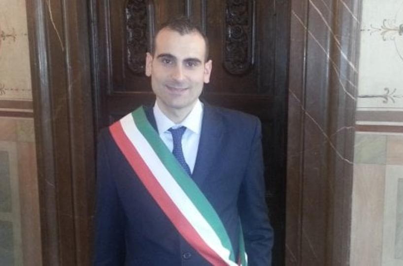 Apricena, nuova intimidazioneal sindaco: bomba sotto casa