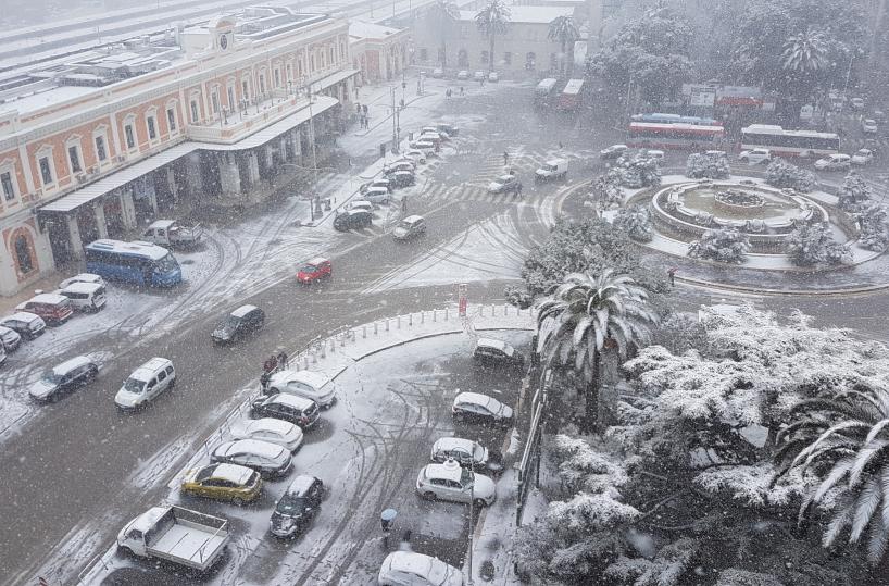 La nevicata a Bari, campagnee strade imbiancate in provincia