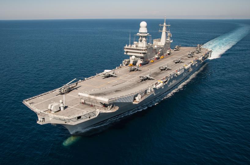 La portaerei «Cavour»da sabato in porto a Bari