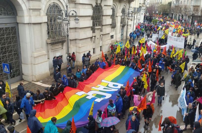 Mafia: giornata memoria studenti in corteo a Foggia con don Ciotti