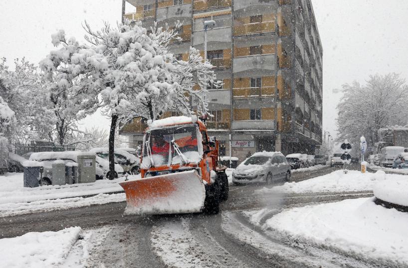 Maltempo, migliora nel Potentino ma le scuole restano chiuse 