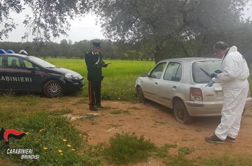 Rapinatore fugge, si schiantacontro un albero: arrestato