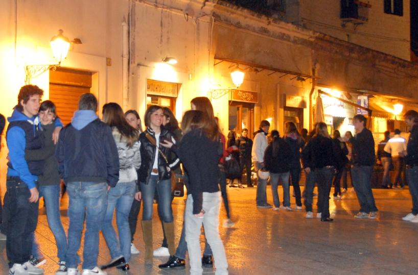 Bari, rapine ai ragazzinidenunciati due baby bulli