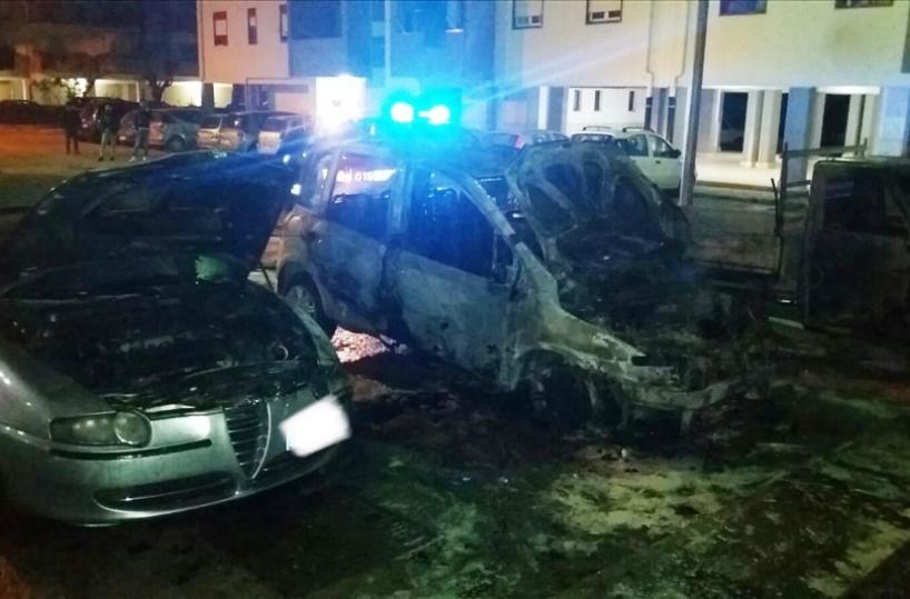 Quattro auto incendiate allarme nella notte 