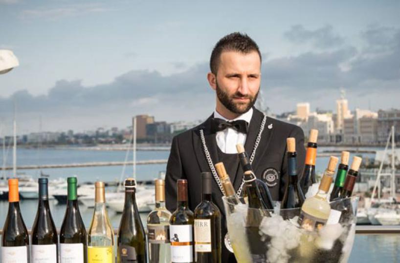 NEL CALICE - La collezione dei migliori vini bianchi  di Puglia