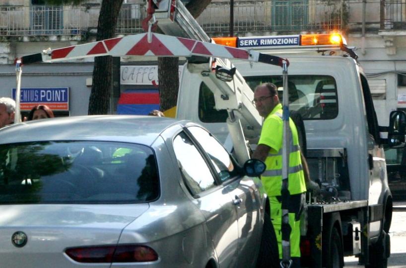 auto con carro attrezzi
