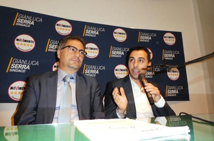 Benzina e carte bruciate contro il candidato M5S