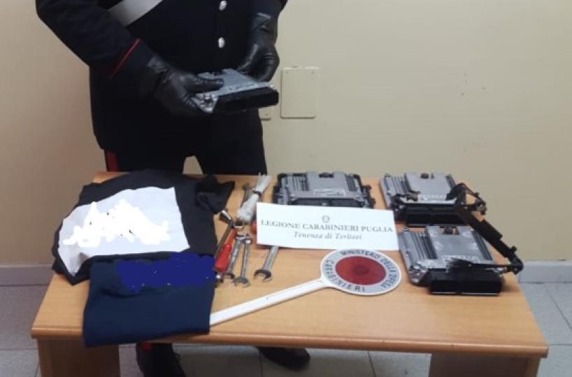 Terlizzi, armati di centralinetentano «sblocco» auto rubata