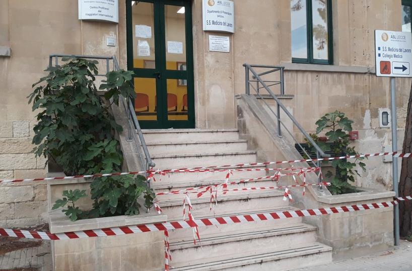 Lecce, crolla un solaioall'ufficio vaccinazioni