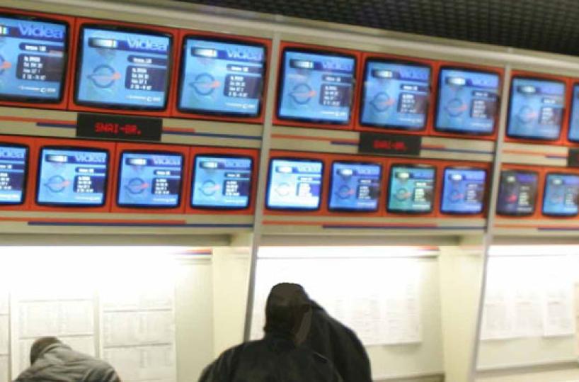 Gioco d'azzardo, no a scommesse sportive entro i 500 metri dalle scuole e dalle chiese
