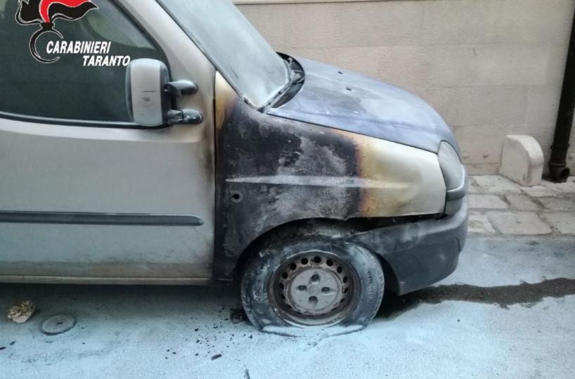 Ginosa, dà fuoco all'autodel rivale: arrestato 61enne