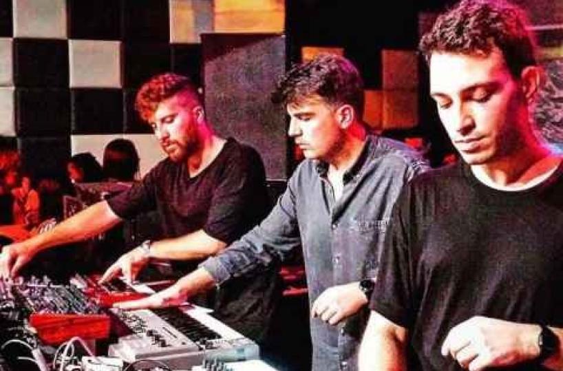 Musica elettronicai baresi Agents of timein tour in Olanda