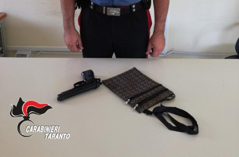 Taranto, rapina in un barsi costituisce un 28enne