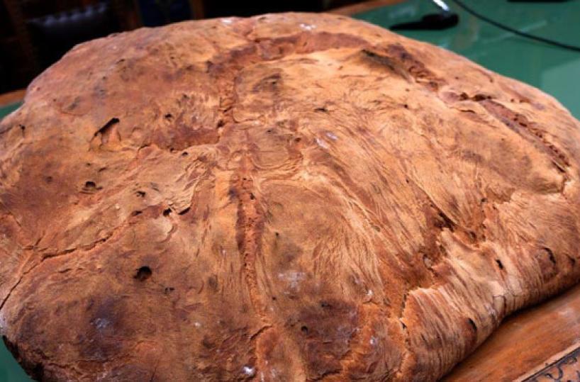TRADIZIONE - Ecco un pane da 18 kg  di Monte Sant’Angelo